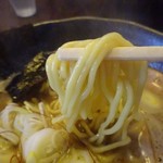 麺屋まるか守破離  - 麺は中太のプリッとしたもの