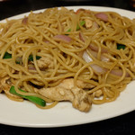 ペルー料理店　EL carbon - タヤリン・サルタド・デ・ポヨ(鶏肉たっぷりの野菜炒め風パスタ) Tallarin saltado de pollo