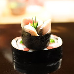 〆鯖の海苔巻き
