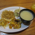 花と緑のみずほ石垣島 - 料理写真:無料朝食(おかず・スープ)