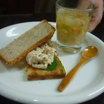 ファリーナ　フレスカ - チキンサラダのサンド、ミネストローネ