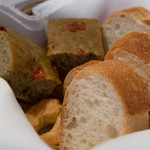 アンティキサポーリ - 焦がし小麦のフォカッチャ　プーリア風