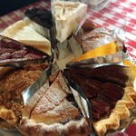 バブルオーバー - 本日のケーキたち　どれにします？