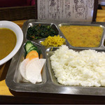 GORKHA BAZAR - ダルバードとオプションのマスカリー（チキンカレー）付き