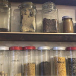 GORKHA BAZAR - 入り口横にはスパイス棚があります