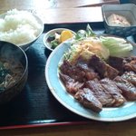 亮平うどん‎ - ステーキセット