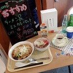 丘珠キッチン - 入口の"おすすめ"サンプル；Doheiさん，"今日の"は"毎日の"と読替えて下さい(^^;) @2017/03/26