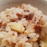 ろくざん亭 - 新じゃがの甘みが最高の「炊き込みご飯」