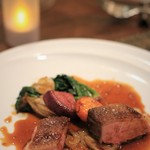 サラマンジェ ド ヨシノ - 　本日のお肉は鴨。ソースは鴨のおだしで