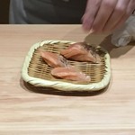 THE ARAKI - サーモン握りの準備