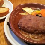 グリル ヒネもス - ハンバーグはずっと熱々