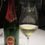 カイノヤ - Veneto:OPERE TREVIGINE/Opere Brut Riserva 2010(Pinot Nero 60% Chardonnay 40%)