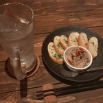 Meat & Tavern CHILL HOUSE - 濃厚!鶏のレバーペースト(¥550)