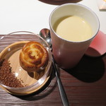 カイノヤ - フィナンシェと変わった食感のチョコレート、チャイプリン