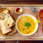 64496840 - スープ付きパン食べ放題648円