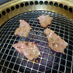 萬丸 - 焼いてます