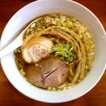 しょうゆらーめん（６５０円）