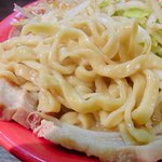 四麺燈 - 『肉ドカ』の麺。