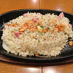 日本酒バル YODARE - ガーリックライス（メニューに未掲載）