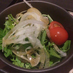 骨付き鶏 家紋 - 生野菜サラダ