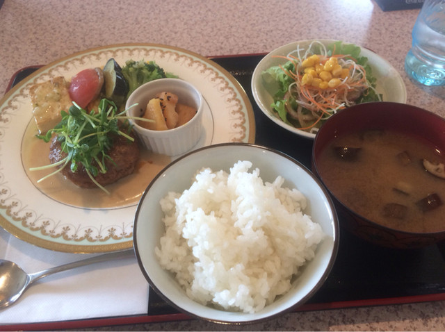 とまとりあ - 油川（食堂）の写真