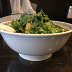 スパイス・ラー麺 卍力 - パクチーダブルサイドビュー