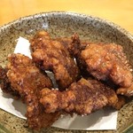 久六 - 血合いの唐揚げ！もちもちした食感、おつまみ感。味濃いめだから、あっさりめの味のと合わせたいな。