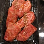 炭火焼肉徳重 - カルビ1人前