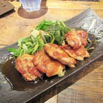 およべ - 鳥もも肉炙り焼き。518円