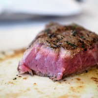 ルース クリス ステーキハウス - 切ったところ