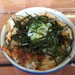お茶屋のラーメン - チャーシュー丼