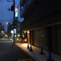 キャトルラパン 北梅田 - ローソンからだとこの写真の右側