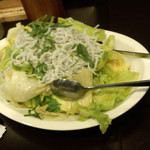 もつ焼き煮込み鶴田 - サラダ