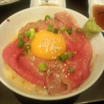 もつ焼き煮込み鶴田 - 小丼