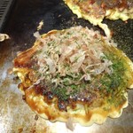 お好み焼き んまい屋 - ぶた玉(680円) 完成