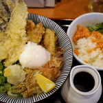 讃岐のおうどん 花は咲く - Aランチ　1,000円＝かしわ天、はぜ天、なす天　ぶっかけ＋鮭ご飯付き