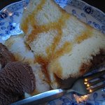 珈琲屋 夢畫 - シフォンケーキのアイスクリーム添え