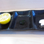 飯田商店 - つけ汁に加える湯河原産柑橘、海苔、麺につける塩