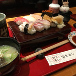 Houshouzushi - Aランチ
                        いくら
                        あなご
                        かずのこ
                        まぐろ
                        いか
                        バイ
                        甘えび
                        たい
                        
                        味噌汁
                        醤油アイス