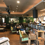 #702 CAFE&DINER - 店内広いですよ〜