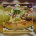 薔薇屋 - *ベーコン、アンデスポテト、ペコロスのバジルピザ！