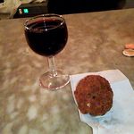 Alla Vedova - 料理写真:赤ワインとポルペッティ