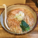 粋な一生 - 味噌ラーメン大盛880円