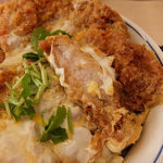 かつや - カツ丼（松）のカツ