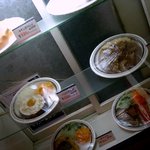 冨士ランチ - ショーケースの中には食品サンプル