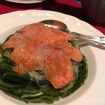 南欧料理　アンジュ - サーモンと海藻のサラダ