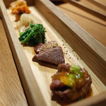 焼肉旬やさい ファンボギ - 前菜 白菜キムチ カクテキ 大根ナムル 菜の花 炙りレバー 炙りユッケ