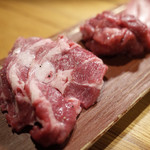 焼肉旬やさい ファンボギ - 熟成タン４種 タン元 クラウンカット