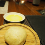 創作料理とワインのお店 上田 慎一郎 - フォカッチャ