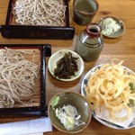 須花坂公園 憩い館 - 黒っぽい小鉢が昆布の佃煮